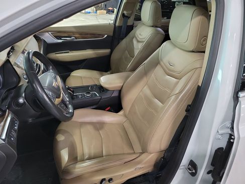 Used 2022 Cadillac XT5 Premium Luxury w/ Platinum Package AWD/4WD image 17