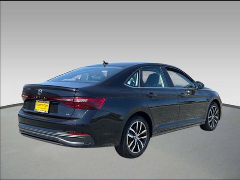 New 2026 Volkswagen Jetta SE image 4