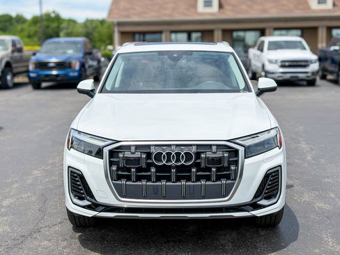 Used 2025 Audi Q7 3.0T Premium w/ Convenience Package AWD/4WD image 3