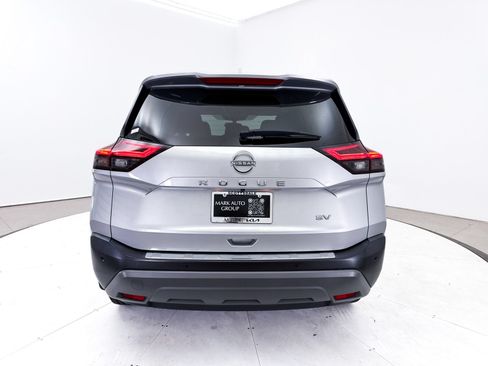Used 2022 Nissan Rogue SV FWD image 16