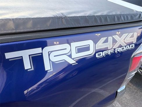 Used 2022 Toyota Tacoma TRD Off-Road image 16
