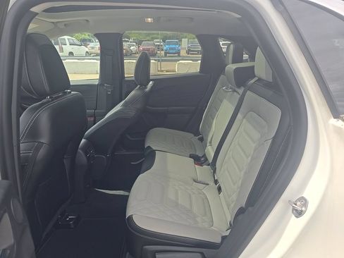 Used 2023 Ford Escape Platinum AWD/4WD image 13
