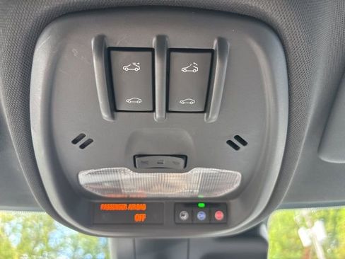 Used 2024 Chevrolet Trax RS w/ Sunroof Package image 37