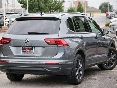 Used 2022 Volkswagen Tiguan SE AWD/4WD image 3