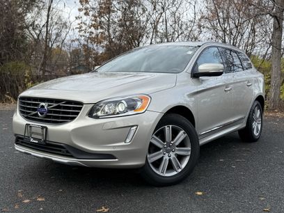 Used 2017 Volvo XC60 T5 Inscription w/ Preferred Option Package