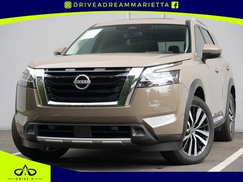 Used 2024 Nissan Pathfinder Platinum FWD image 1