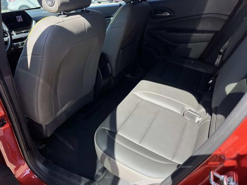 Used 2024 Chevrolet Trax ACTIV w/ Sunroof Package FWD image 11