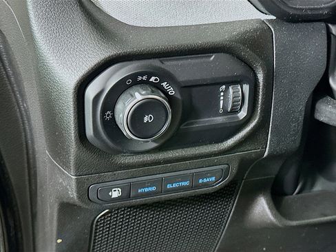 Used 2024 Jeep Wrangler Unlimited AWD/4WD image 17