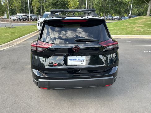 Used 2025 Nissan Rogue SV AWD/4WD image 9