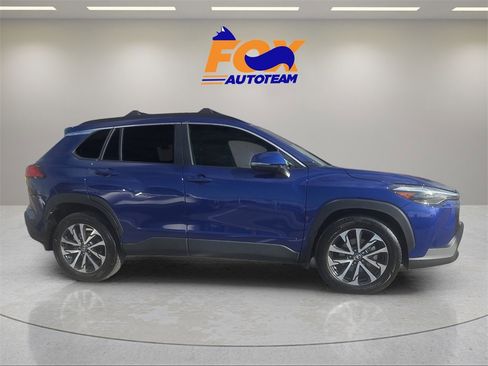 Certified 2024 Toyota Corolla Cross XLE image 6