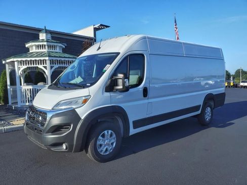 Used 2024 RAM ProMaster 3500 w/ Quick Order Package 22G SLT FWD image 2