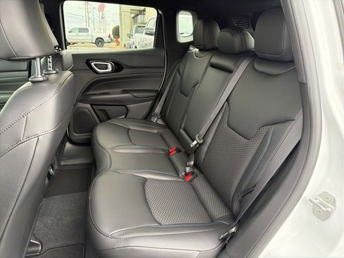 New 2026 Jeep Compass Latitude image 19