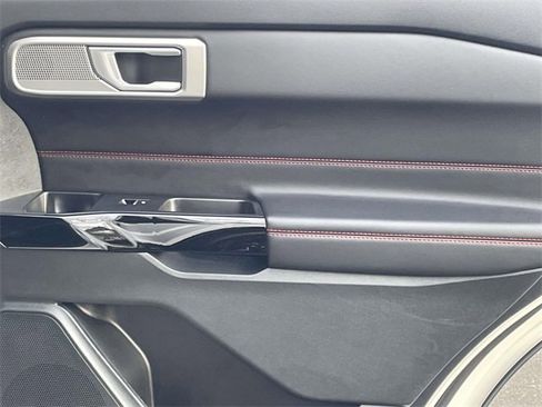 Used 2023 Ford Explorer ST-Line w/ Class IV Trailer Tow Package image 15