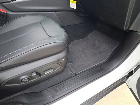 New 2025 Jeep Grand Cherokee Limited w/ Black Appearance Package image 13