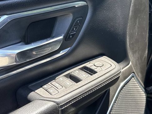 Used 2025 RAM 1500 Laramie AWD/4WD image 26