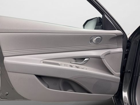 Used 2026 Hyundai Elantra Sport FWD image 9