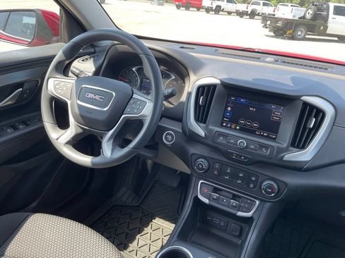Used 2022 GMC Terrain SLE FWD image 29