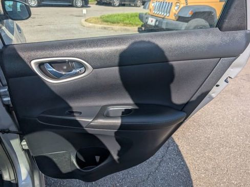 Used 2017 Nissan Sentra SV FWD image 21