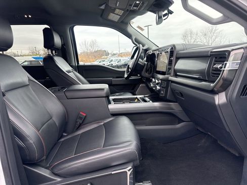 Used 2023 Ford F250 Lariat w/ Black Appearance Package image 23