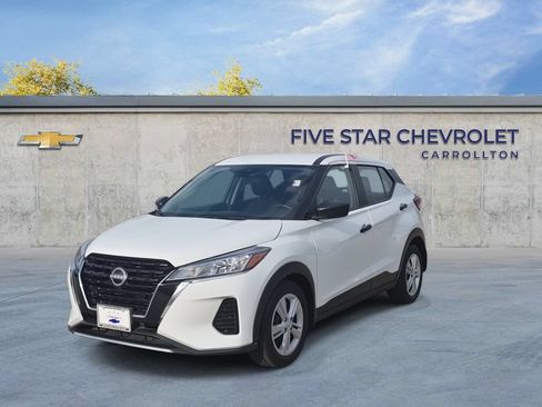 Used 2024 Nissan Kicks S FWD image 3