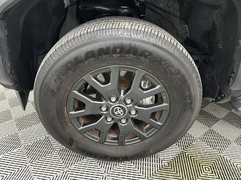 Used 2025 Toyota 4Runner SR5 AWD/4WD image 11