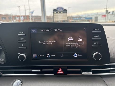 Used 2023 Hyundai Elantra SEL image 28