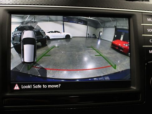 Used 2016 Volkswagen GTI SE FWD image 31