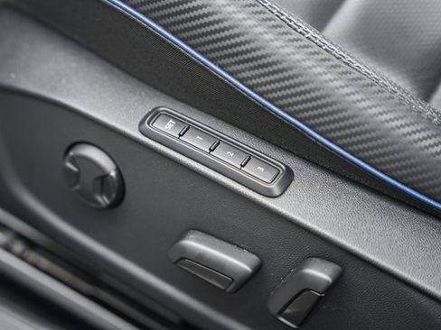 Used 2023 Volkswagen Golf 20th Anniversary Edition image 41