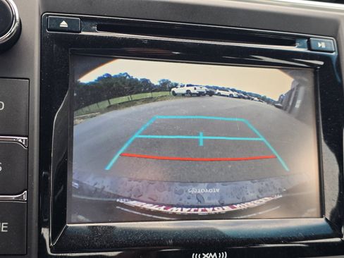 Used 2017 Toyota Camry XLE FWD image 19