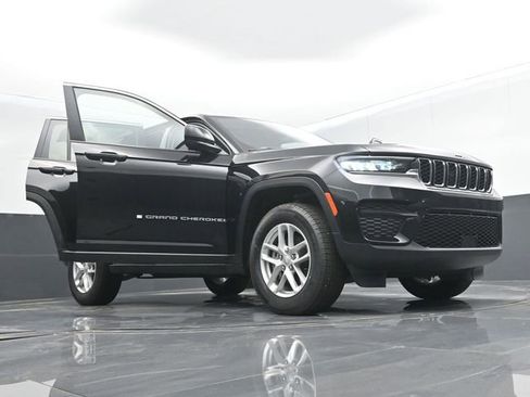 Used 2024 Jeep Grand Cherokee Laredo X AWD/4WD image 63