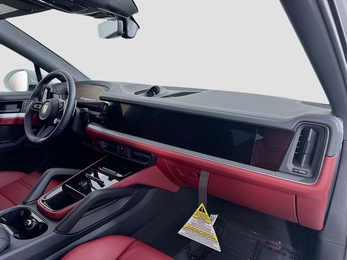 New 2026 Porsche Cayenne S AWD/4WD image 32