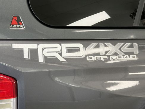 Used 2018 Toyota Tundra Limited w/ Limited Premium Package AWD/4WD image 45
