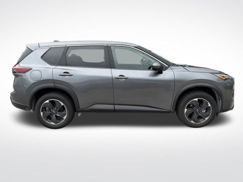 Used 2024 Nissan Rogue SV FWD image 4
