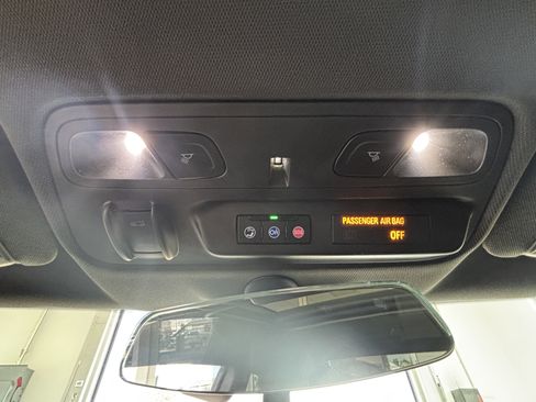 Used 2022 Chevrolet Camaro LT RWD image 16