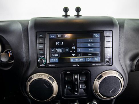 Used 2017 Jeep Wrangler Unlimited Sahara image 26