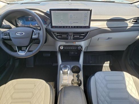 Used 2024 Ford Escape Platinum w/ Premium Technology Package AWD/4WD image 16
