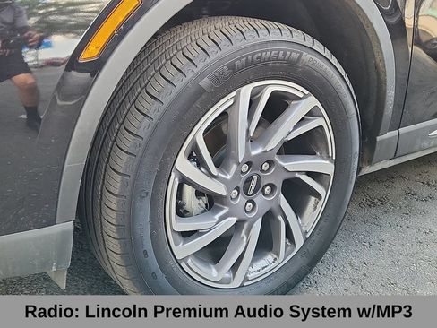 Used 2025 Lincoln Corsair AWD w/ Equipment Group 101A image 6