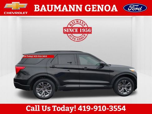 Used 2022 Ford Explorer XLT w/ Equipment Group 202A image 7