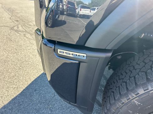 New 2026 GMC Sierra 2500 AT4 w/ AT4 Premium Plus Package AWD/4WD image 5