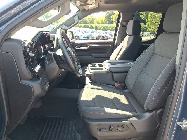 Used 2024 Chevrolet Silverado 1500 LT AWD/4WD image 2