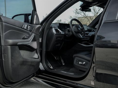 Used 2025 BMW X5 M60i image 13