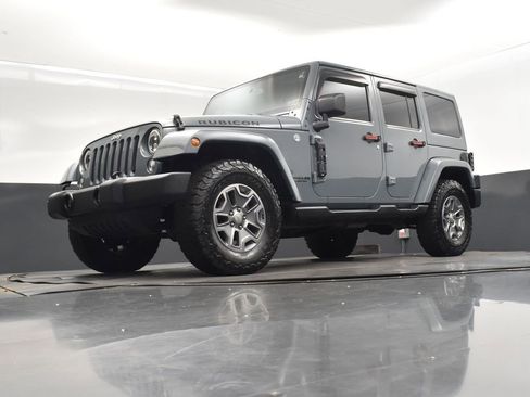 Used 2015 Jeep Wrangler Unlimited Rubicon w/ Connectivity Group image 38