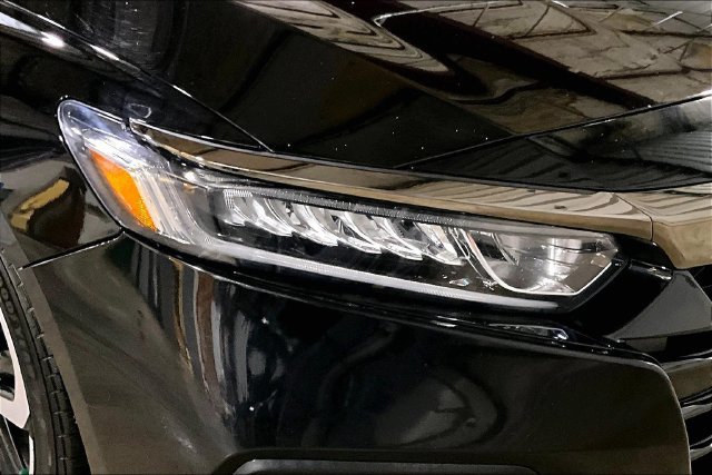 Used 2018 Honda Accord Sport image 4