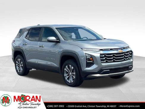 Used 2026 Chevrolet Equinox LT FWD image 8