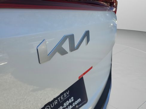New 2026 Kia Carnival EX FWD image 31