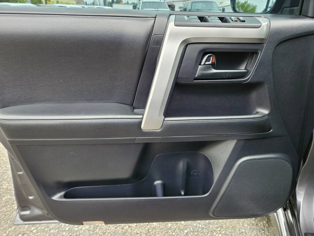 Used 2012 Toyota 4Runner Limited AWD/4WD image 17