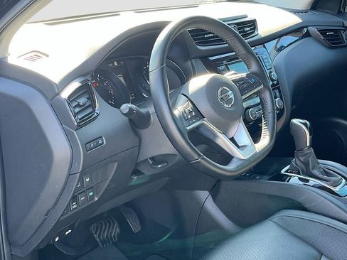 Used 2022 Nissan Rogue Sport SL AWD/4WD image 9
