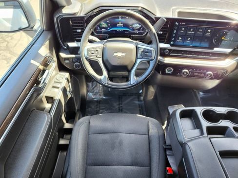 Used 2023 Chevrolet Silverado 1500 LT AWD/4WD image 11