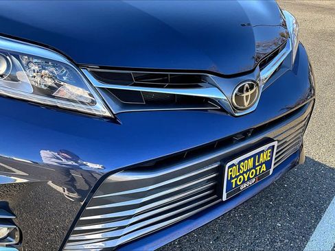 Used 2019 Toyota Sienna Limited Premium image 29