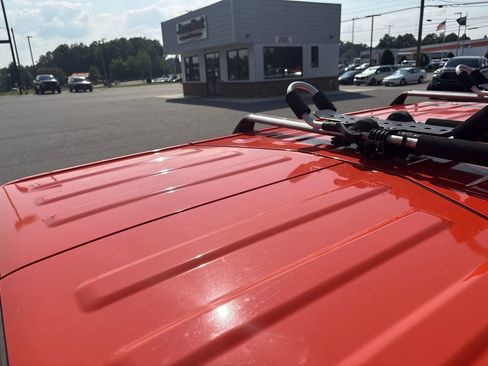 Used 2019 Jeep Wrangler Unlimited Sahara AWD/4WD image 12